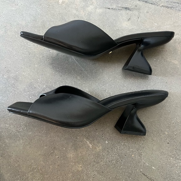 RAYE Women's Black Slide Sandals - Picture 3 of 7